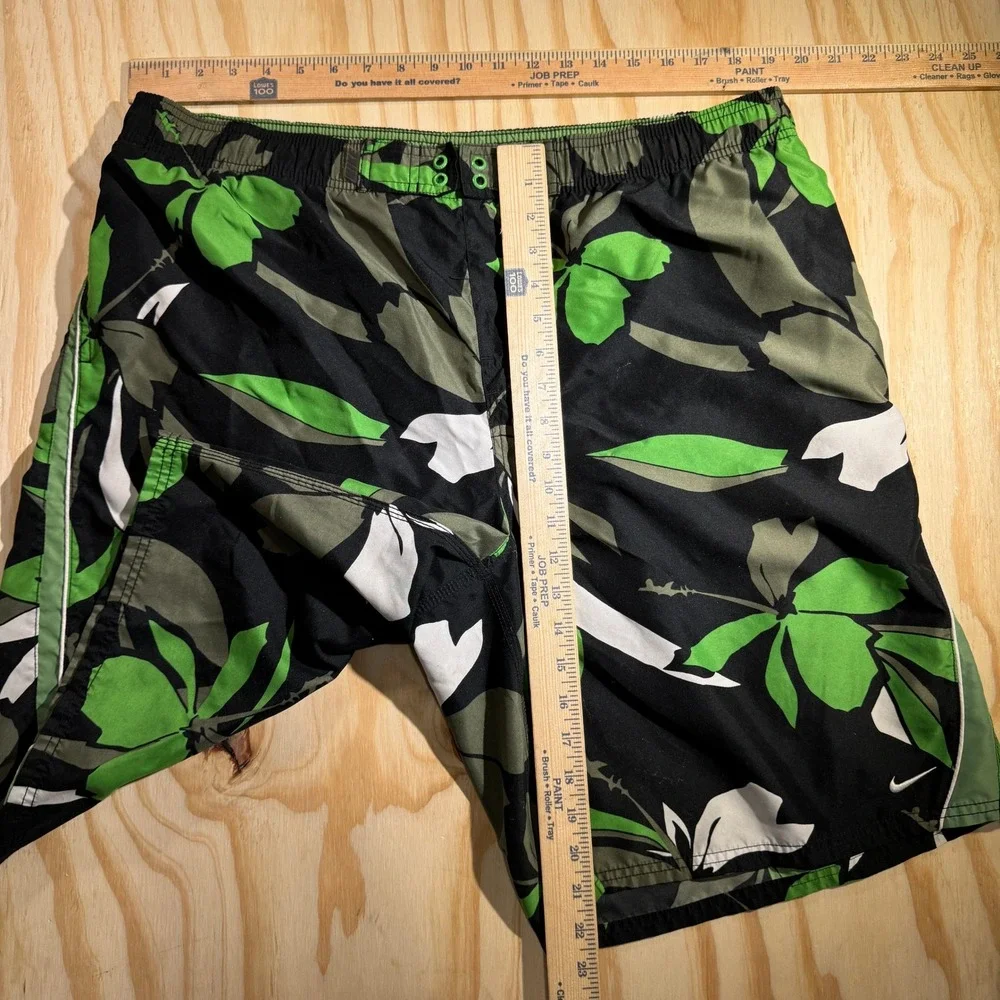 Nike Men's Hibiscus Floral Board Shorts Swim Trunks Green Black White XXL